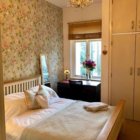 Spacious Apartment In The Heart Of Camden Town Лондон Экстерьер фото